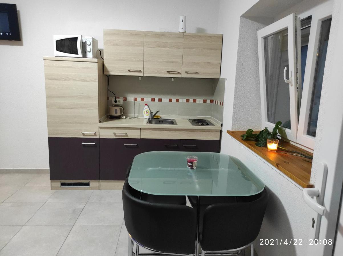 Apartmani Quattro Стариград-Пакленица Екстериор снимка