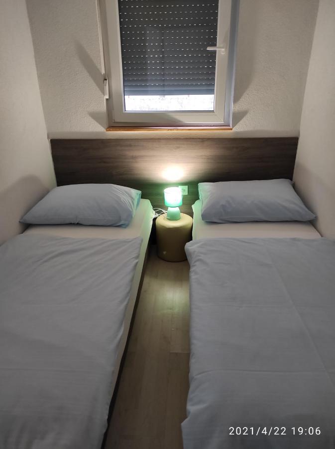 Apartmani Quattro Стариград-Пакленица Екстериор снимка