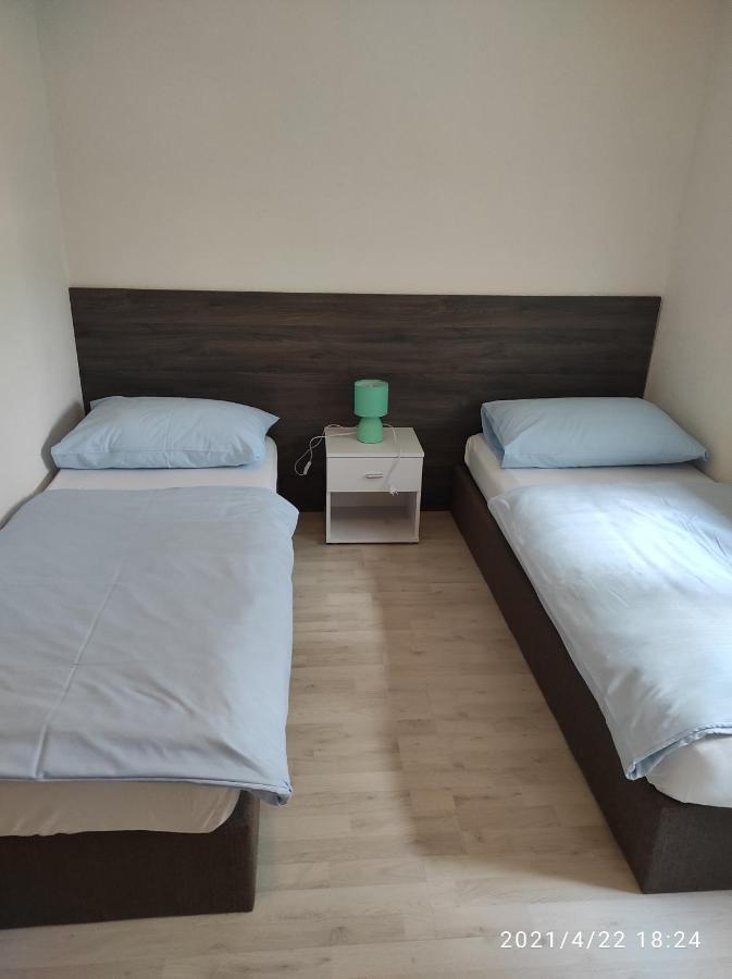 Apartmani Quattro Стариград-Пакленица Екстериор снимка